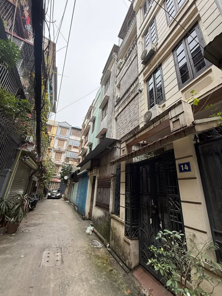 Nhà 39.5m² Sổ Đỏ 4 Tầng, Ô Tô Vào Ngõ - Sát Thái Hà, Đống Đa