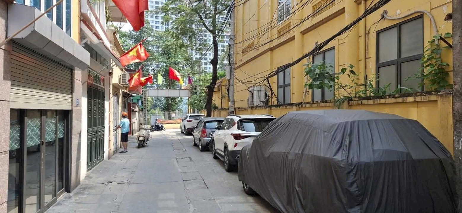 Nhà riêng Mễ Trì 41m² – Ô tô vào tận nhà, giá 9 tỷ!