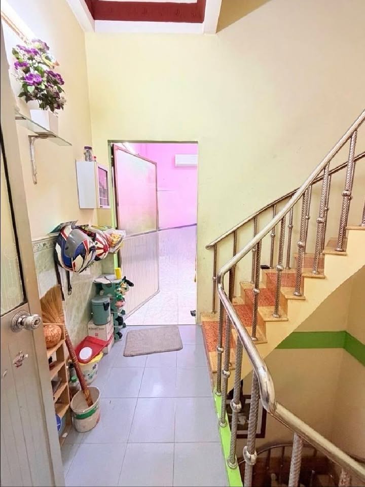 Nhà HXH Lê Thị Bạch Cát Q11, 42m², 3 Tầng, Sổ Vuông Chỉ 6.5 Tỷ