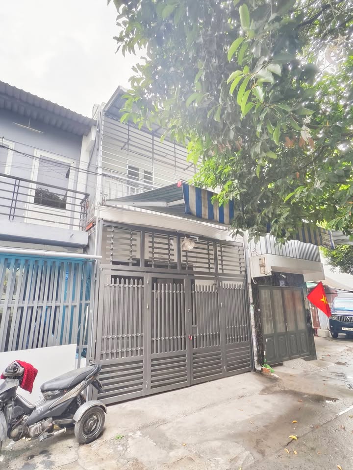 Nhà Hẻm Xe Hơi 40m² - 2PN, 2WC Quận Bình Tân - Giá 3.95 Tỷ