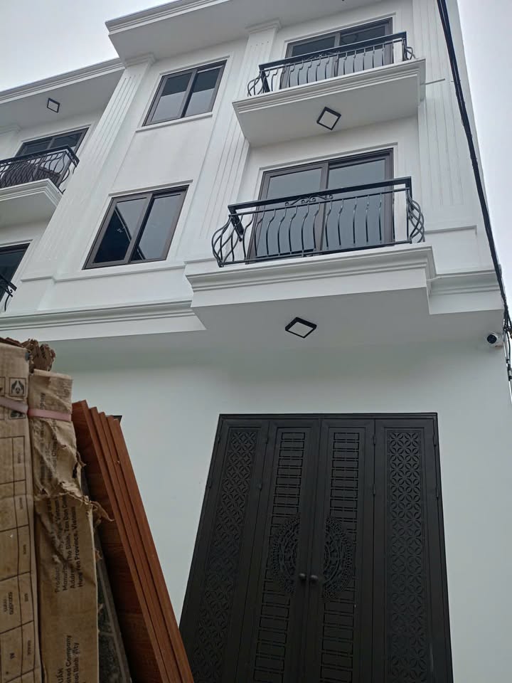 Nhà Riêng Bần Yên Nhân Mỹ Hào 42m² giá 2,x tỷ – Full Nội Thất!