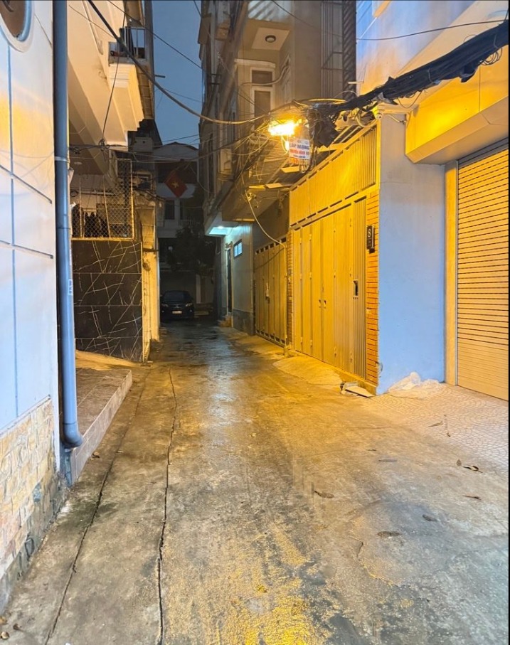 Nhà Phố Giáp Bát 60.8m² 4 Tầng - Ô tô đỗ cửa, Sổ Nở Hậu