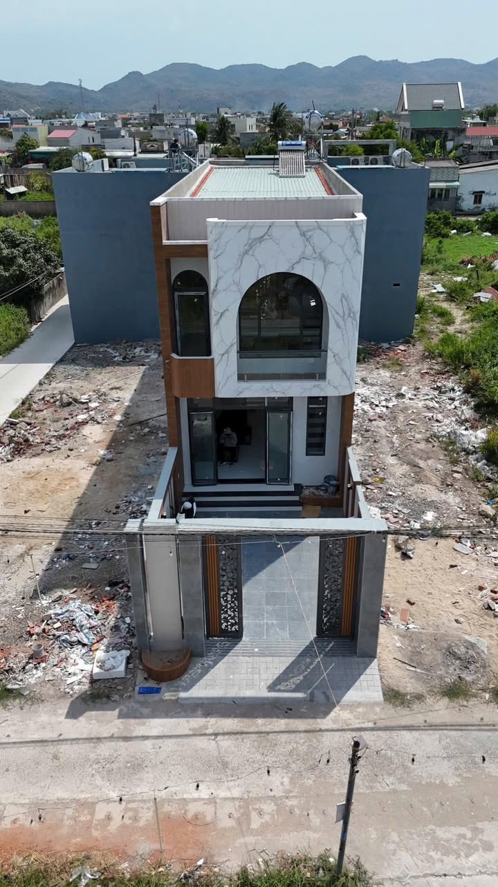 Nhà Đúc Gác Lửng 110m² Xã Long Hoà - Sẵn Sàng Vào Ở, Cách Biển 100m