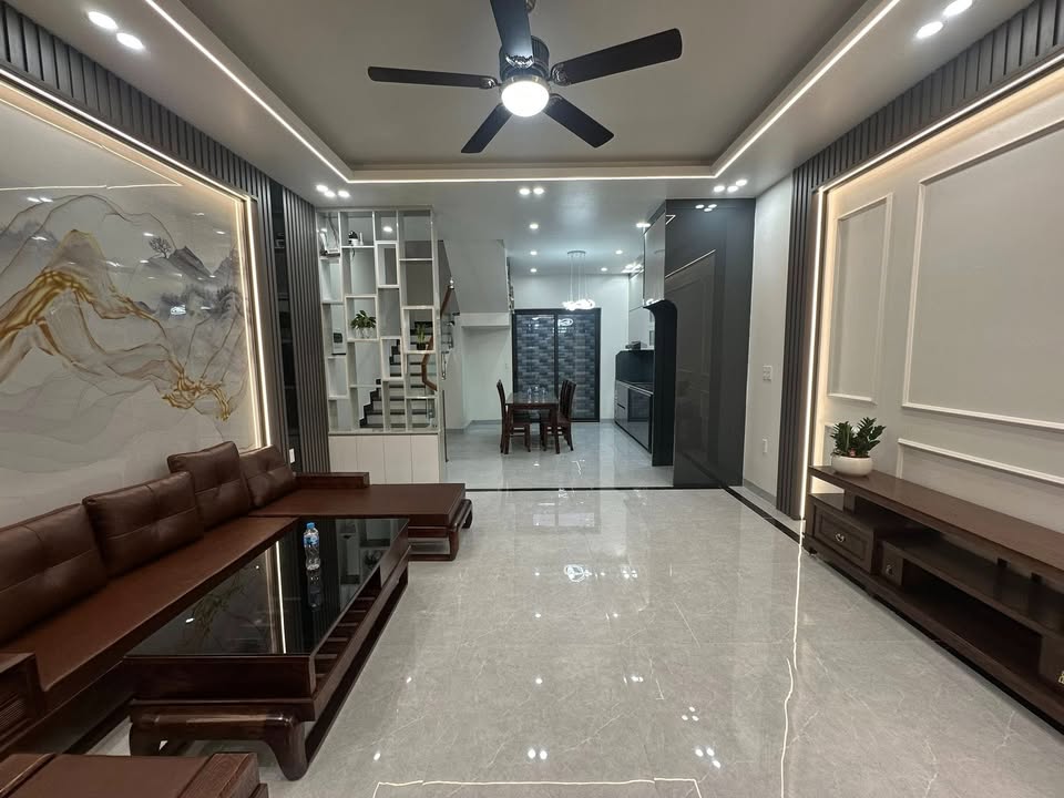 Nhà 3 Tầng Hồng Bàng 63m² - Ô tô Đỗ Cửa, Giá Tốt!