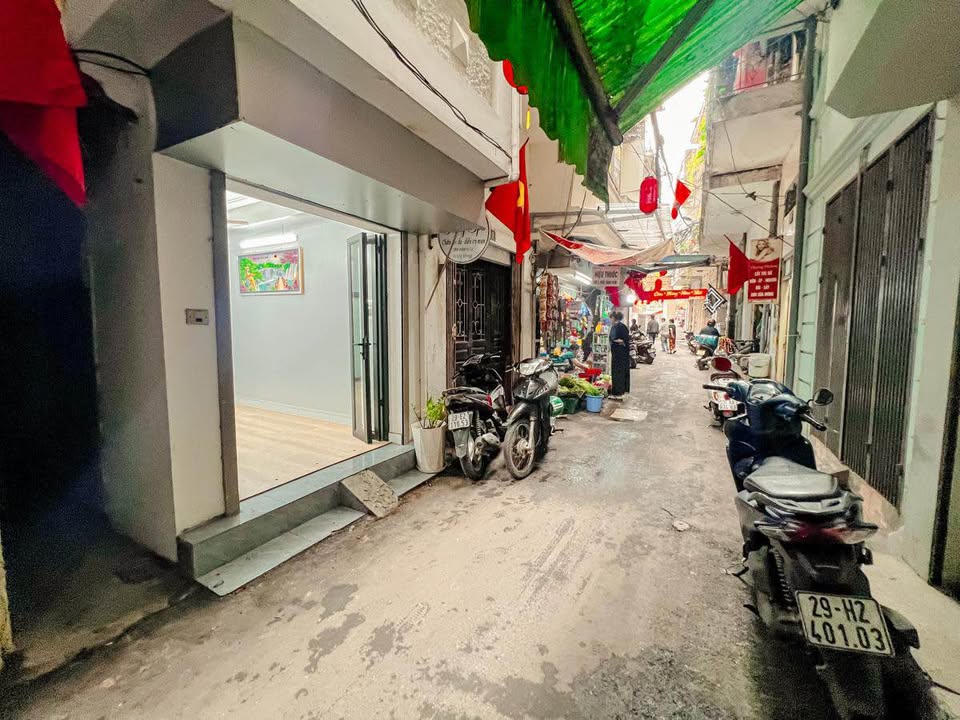 Nhà riêng Trương Định, Hoàng Mai 20m² x 5 tầng - Sổ đỏ sẵn sàng giao dịch!