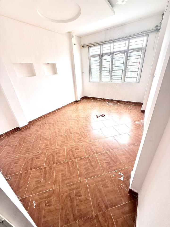 Cho thuê phòng Nguyễn Khoái, Hai Bà Trưng - 2.4 - 2.7 triệu/tháng