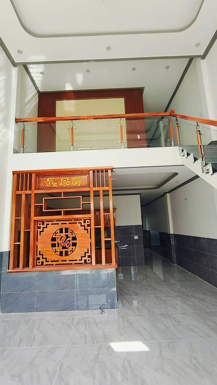 Nhà 100m² Sổ Hồng Riêng, Long Thành - Sẵn Sàng Vào Ở Ngay!