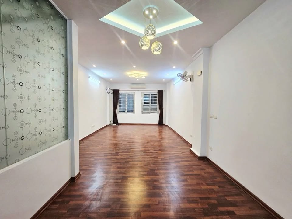 Nhà Khâm Thiên 46m² - 4PN - 5 Tầng - 12.4 Tỷ - Gần Hồ, Nở Hậu