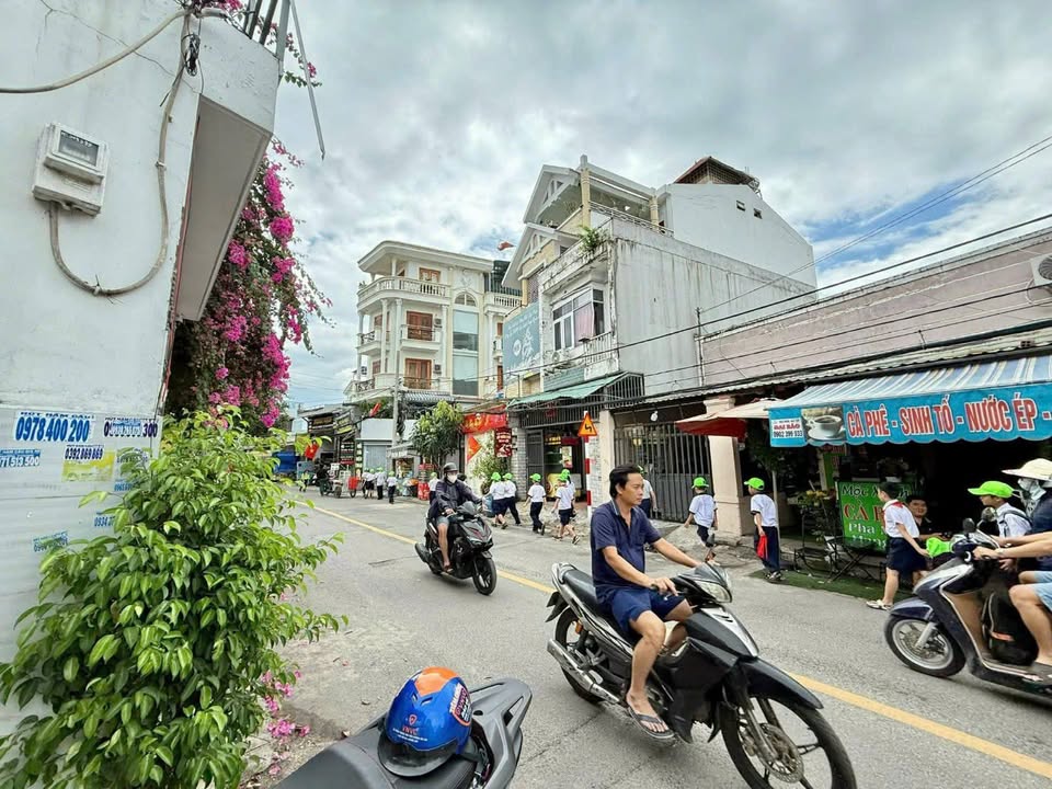 Nhà Mặt Tiền Kinh Doanh Q12 - 166m² - Giá 18 Triệu/Tháng