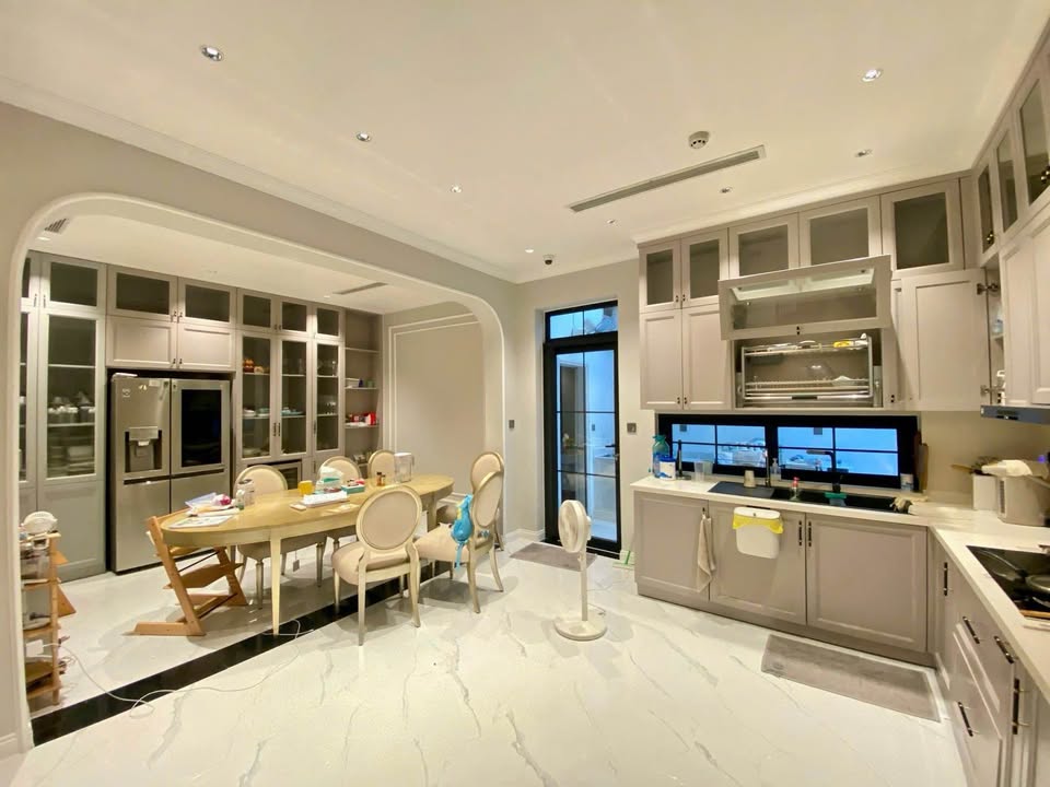 Villa Phú Thuận Quận 7 240m² - Full nội thất sẵn ở