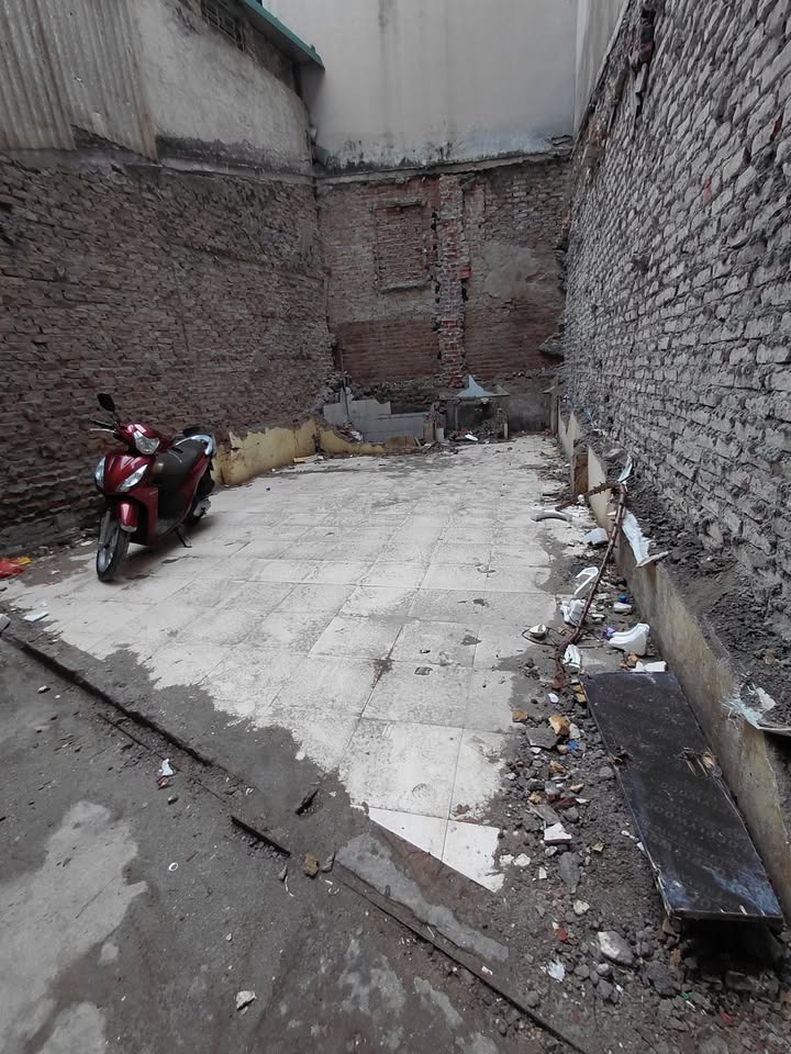 Bán đất 180m² Phường Hoàng Văn Thụ, Hoàng Mai - Sổ đỏ chính chủ, 5.4 tỷ