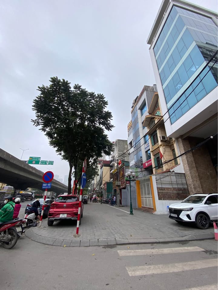 Tòa nhà Văn phòng Khuất Duy Tiến 128 tỷ - Đầu tư sinh lời vượt trội!