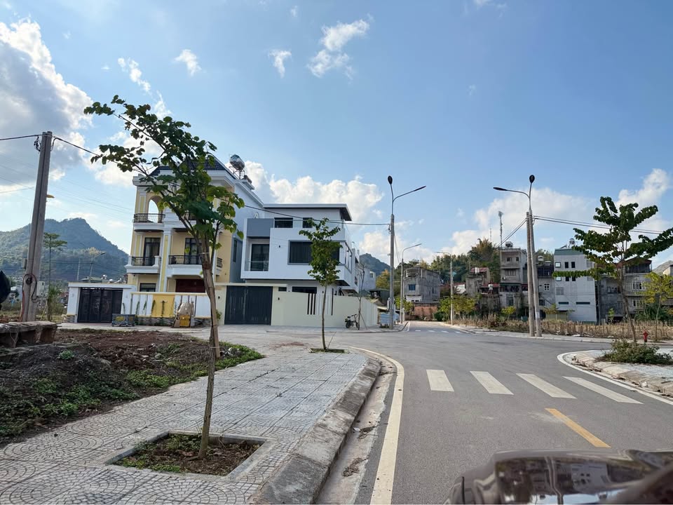 Đất nền Sơn La 150m² chỉ từ 2 tỷ - Sổ đỏ chính chủ, gần Quảng trường!