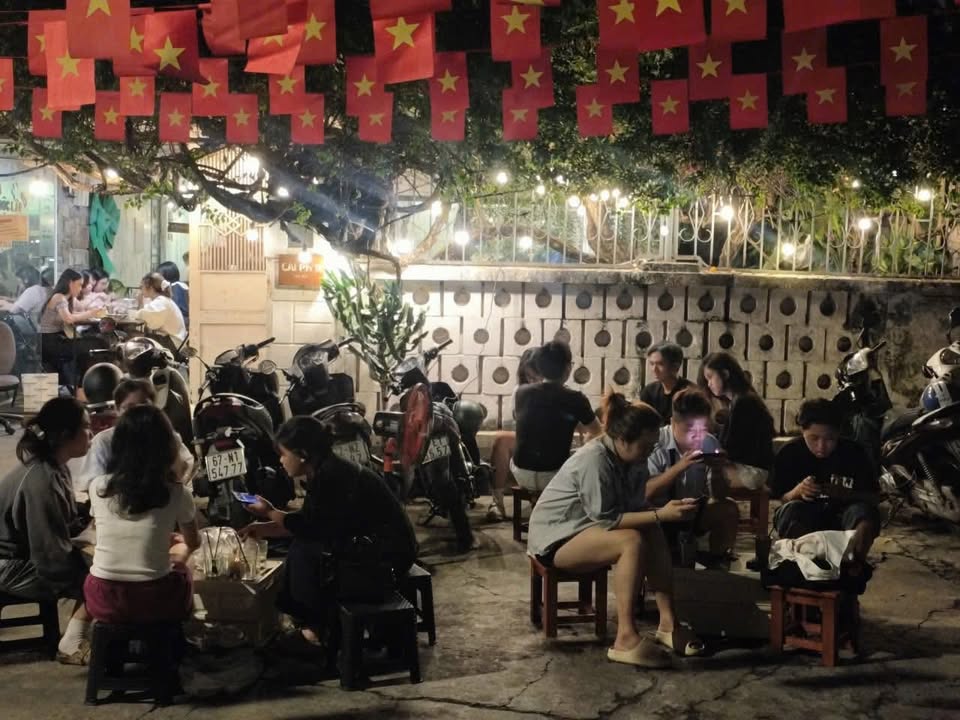 Sang Quán Cà Phê Trần Huy Liệu, Q. Phú Nhuận 120m² - Thích hợp KD