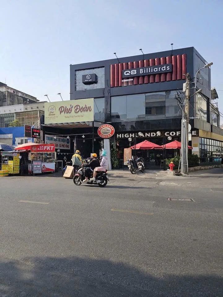 Nhà mặt tiền Cách Mạng Tháng 8 Q10 348m² - Vị trí đắc địa kinh doanh!