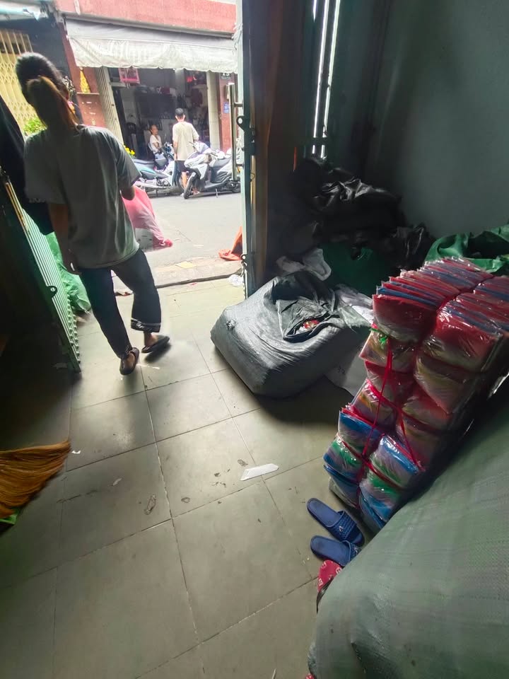 Nhà Nguyên Căn Gác Lửng 64m² Mặt Tiền Nội Bộ Bình Tân - 7 Triệu/Tháng