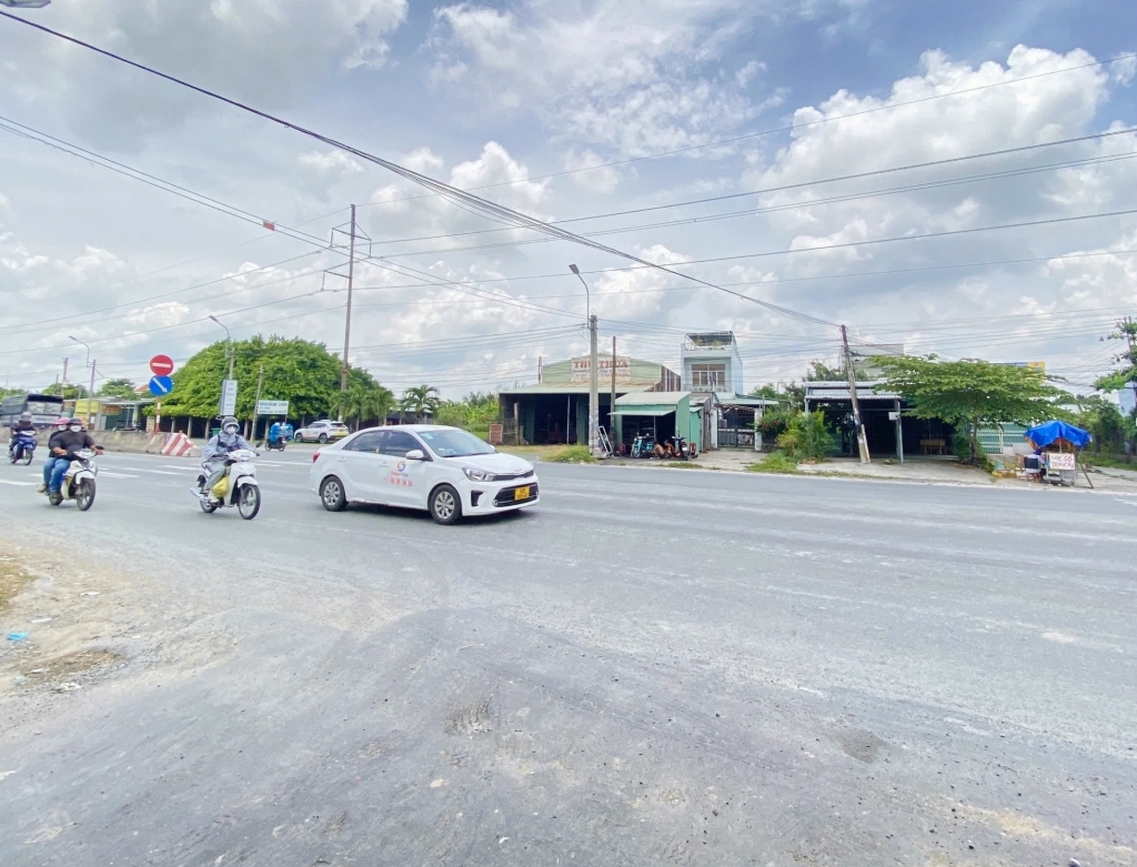 Đất nền Nhựt Chánh, Bến Lức 3510m² giá 9.15 tỷ - Sổ hồng chính chủ