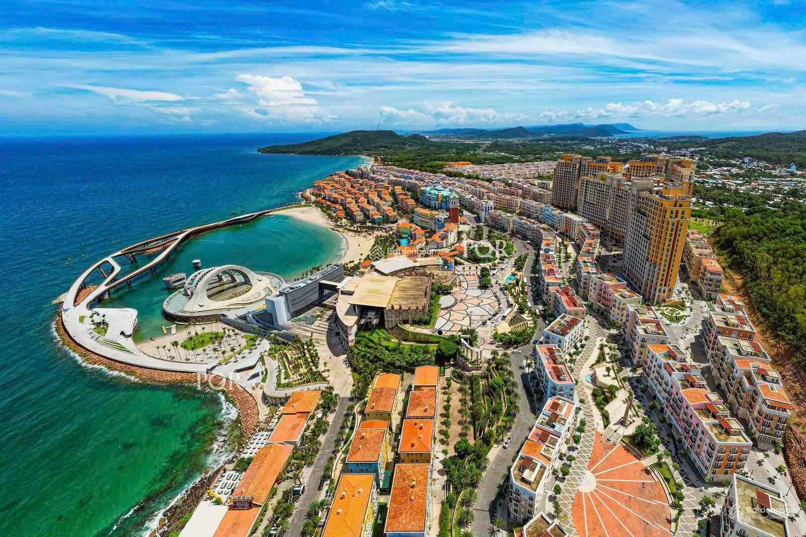 Căn hộ Sun Grand City Hillside Phú Quốc 29m² từ 2 tỷ - View pháo hoa đỉnh cao!