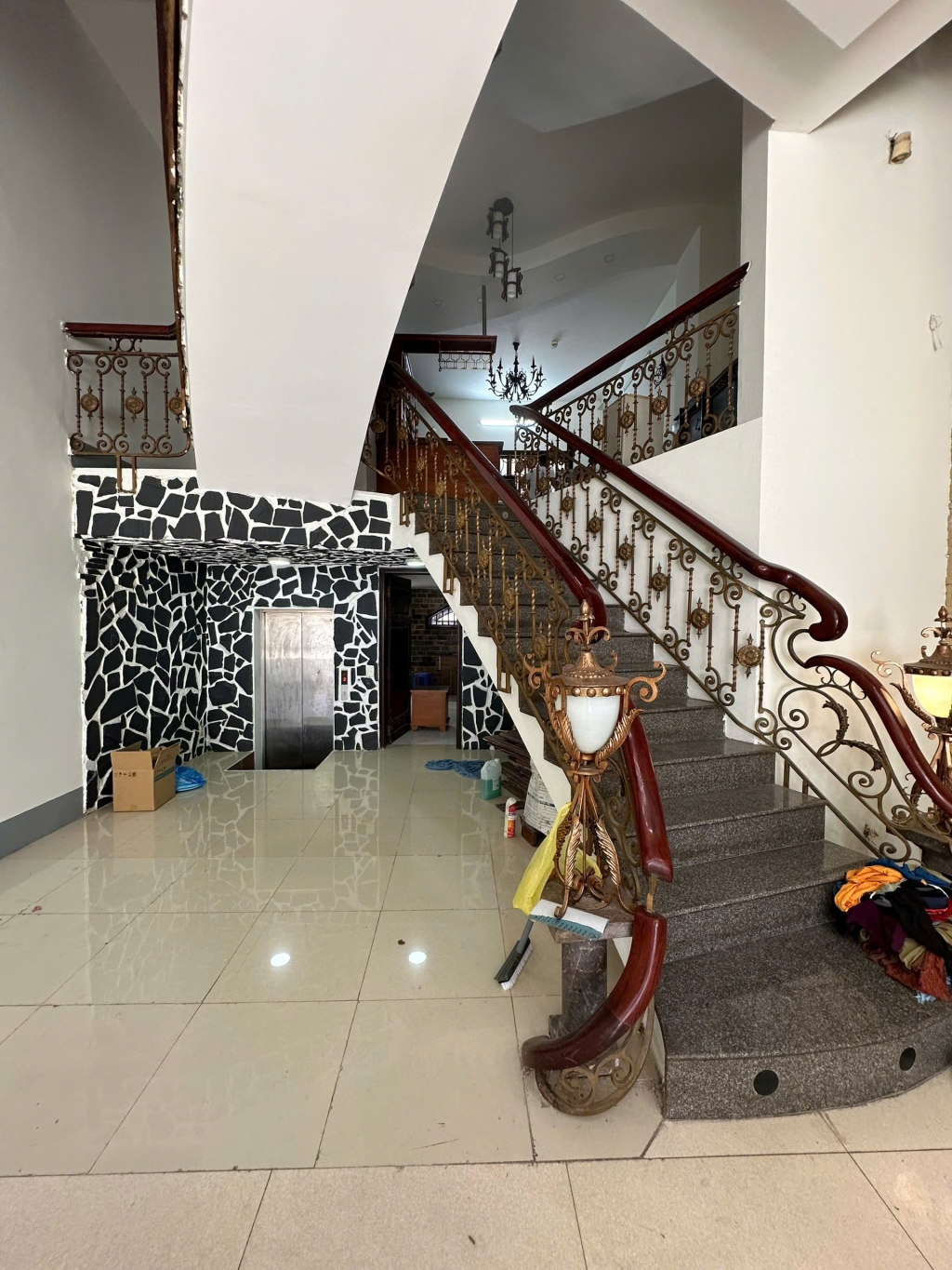 Nhà 7PN 8WC 168m² Trần Phú, Ninh Kiều - Cho Thuê Giá Tốt, Sẵn Sàng Kinh Doanh