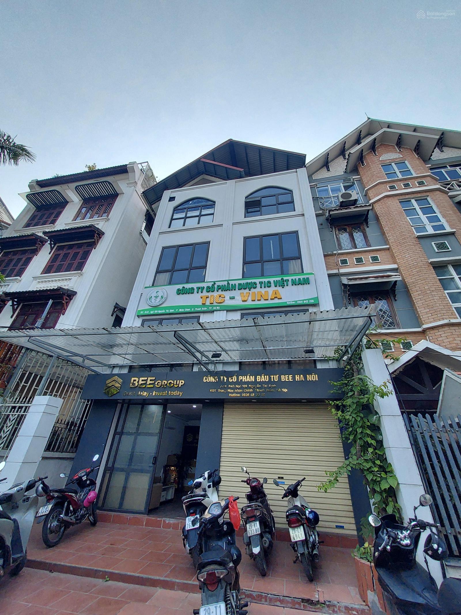 Nhà phố Cầu Giấy 90m² - Mặt tiền kinh doanh đắc địa!