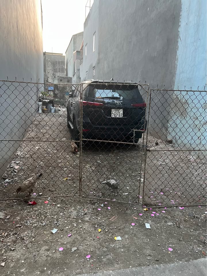 Bán đất Cổ Bi, Gia Lâm 30m² - Sổ đỏ, ô tô vào nhà, giá 3x tỷ