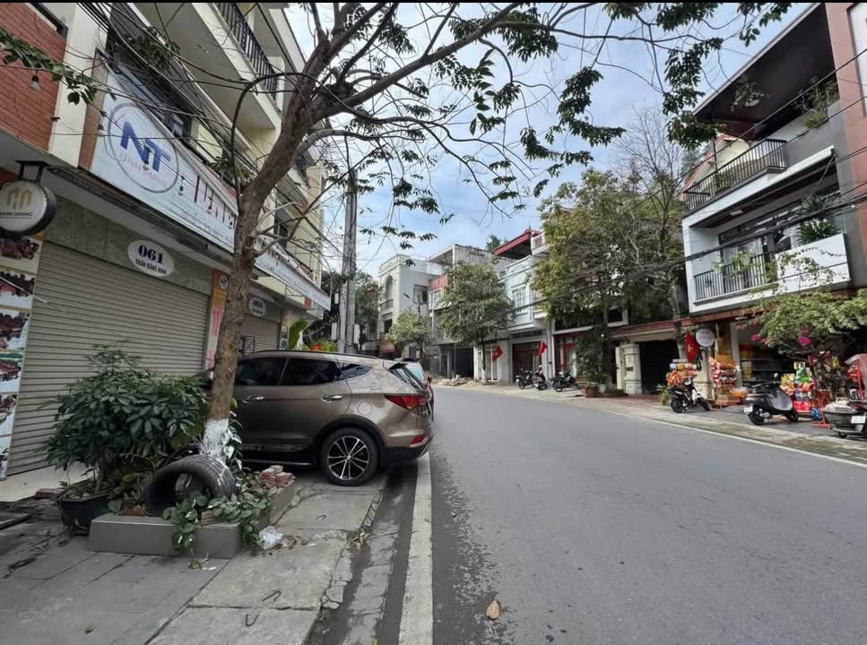 Nhà Phố Trần Đăng Ninh, Lào Cai 90m² - Mặt tiền kinh doanh đắc địa!