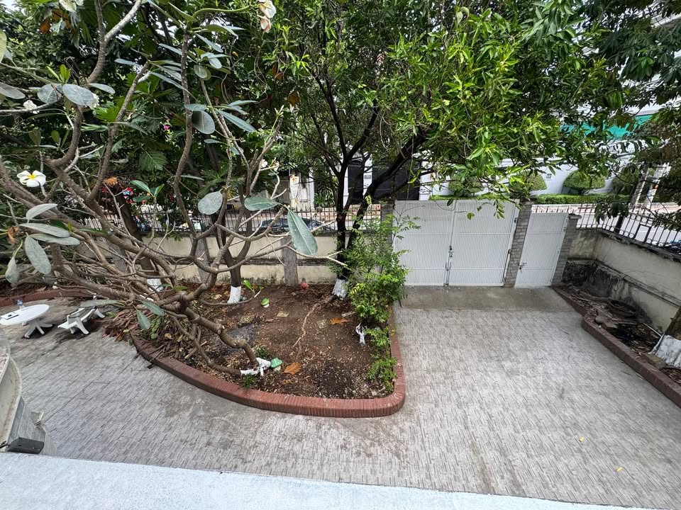 Cho thuê Villa Góc Mặt Tiền Đường Lớn Thảo Điền - 550m² Kinh Doanh Đa Ngành