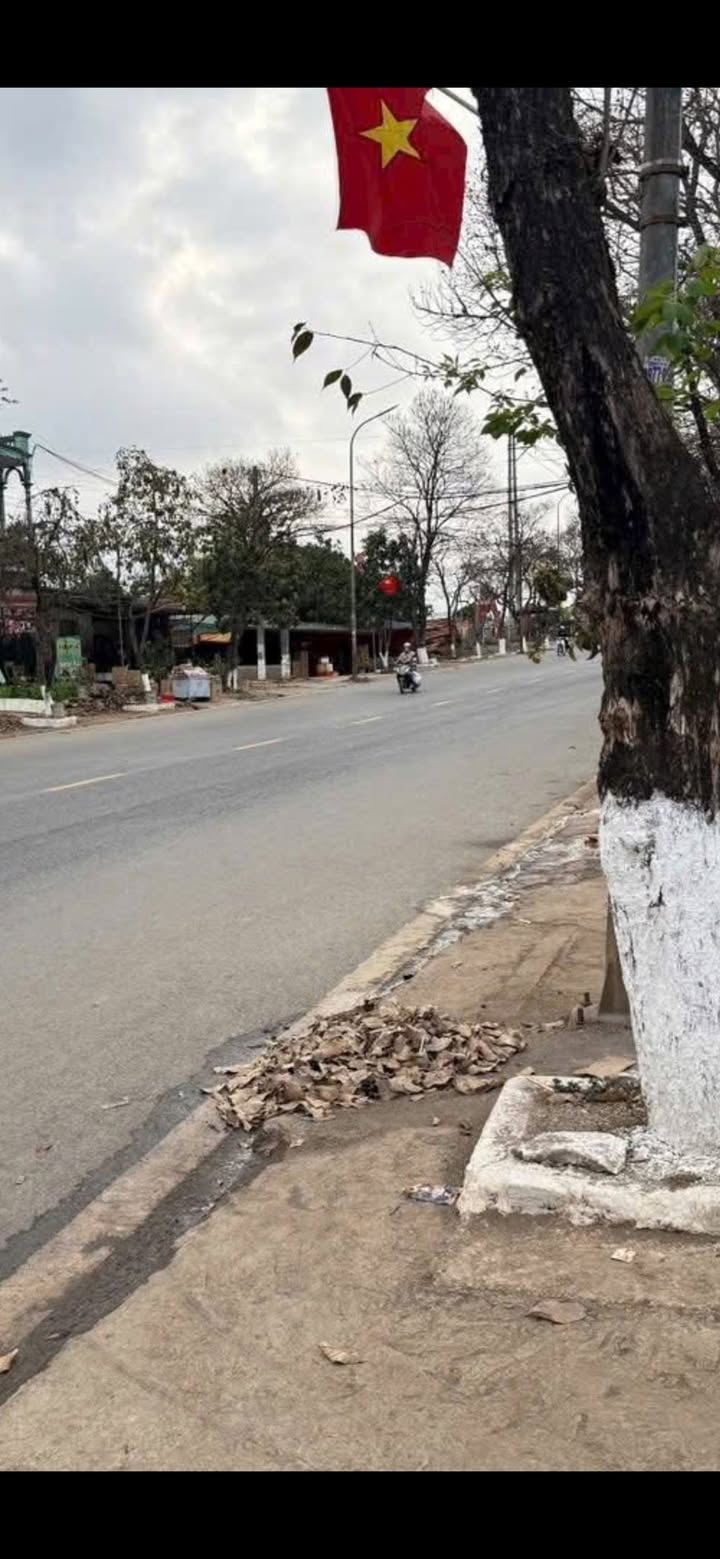 Nhà Phố Mộc Châu 100m² - Mặt tiền kinh doanh Quốc lộ 6