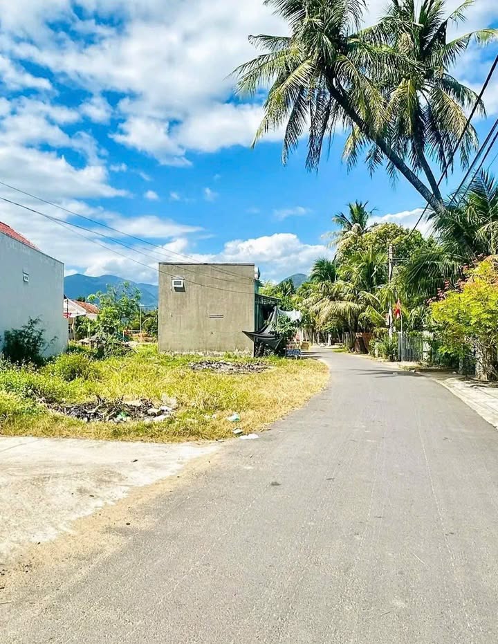 Đất Vạn Thắng, Ninh Hòa - Lô Góc 134m² Sổ Đỏ Full Thổ, Đường Ô Tô