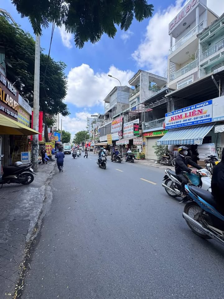 Nhà Mặt Tiền KD Phạm Văn Hai, 63m², 4 Tầng, Gần CV Hoàng Văn Thụ - 17.8 Tỷ