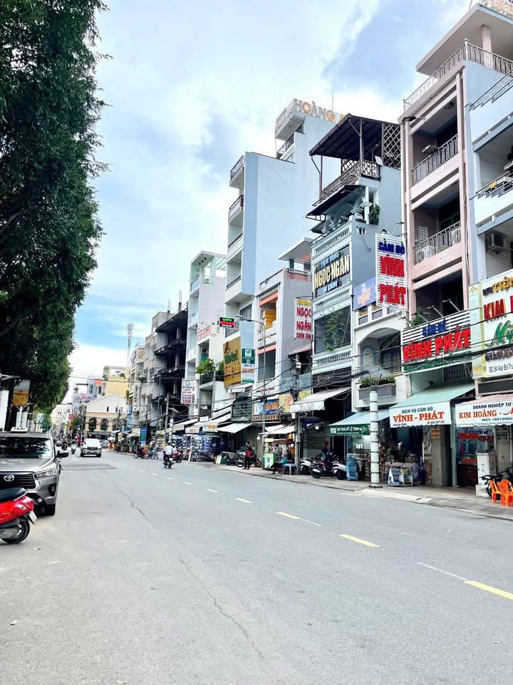 Nhà Phố Mặt Tiền Bến Ninh Kiều Cần Thơ - Vị trí Đắc Địa!