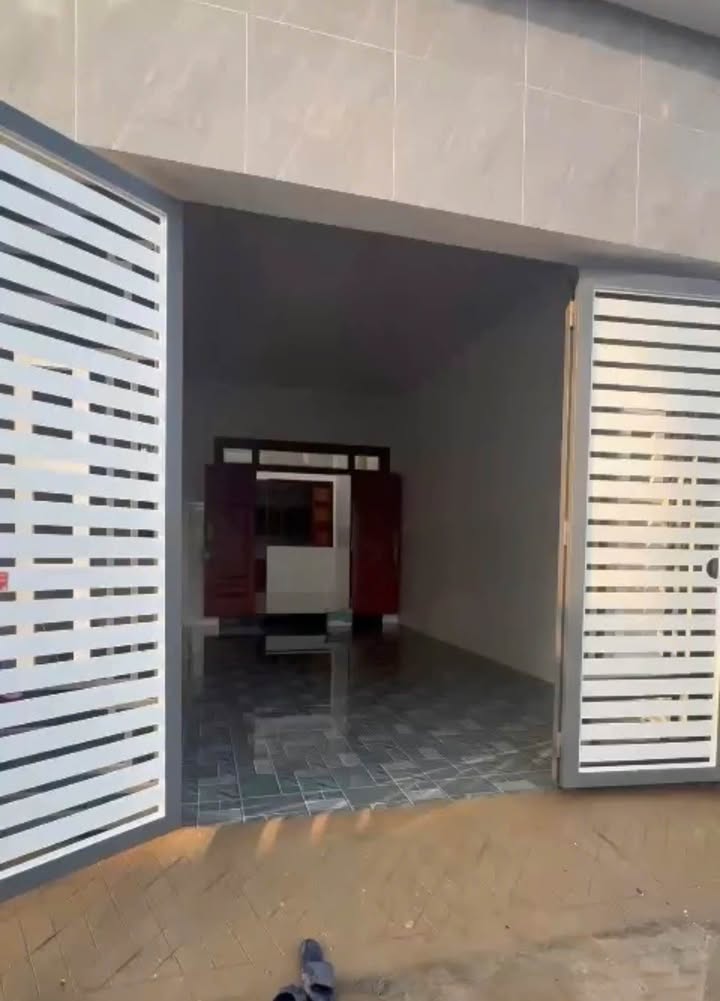 Nhà riêng Sông Trầu 117.5m² - Ô tô vào tận nhà, sổ hồng sẵn!