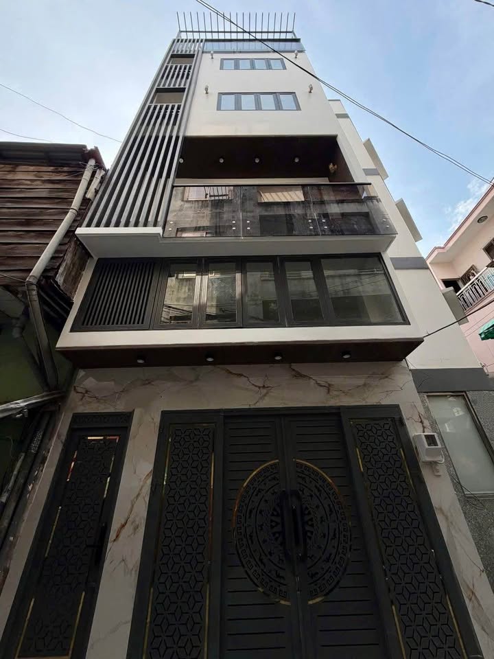 Bán nhà Quận 5 hẻm xe hơi Cao Đạt 40m² giá 12.38 tỷ - Ô tô vào tận nhà!