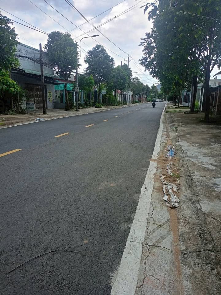 Nhà Mặt Tiền Võ Văn Môn, Tân An, Long An - 300m², 4.38 Tỷ, Tặng Nhà