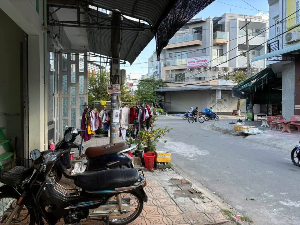 Mặt tiền Phan Huy Chú Ninh Kiều - Phòng trọ có máy lạnh, kinh doanh tốt (3 triệu/tháng)