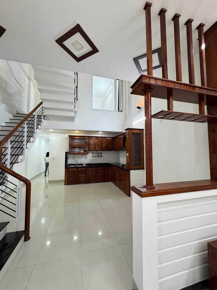 Nhà phố Trần Thúc Nhẫn 96m² giá 5.3 tỷ - Vị trí đẹp!