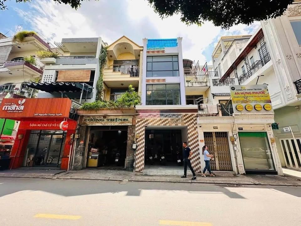 Nhà mặt tiền Nguyễn Trọng Tuyển 68m² - 17 tỷ - Mặt tiền kinh doanh đắc địa!