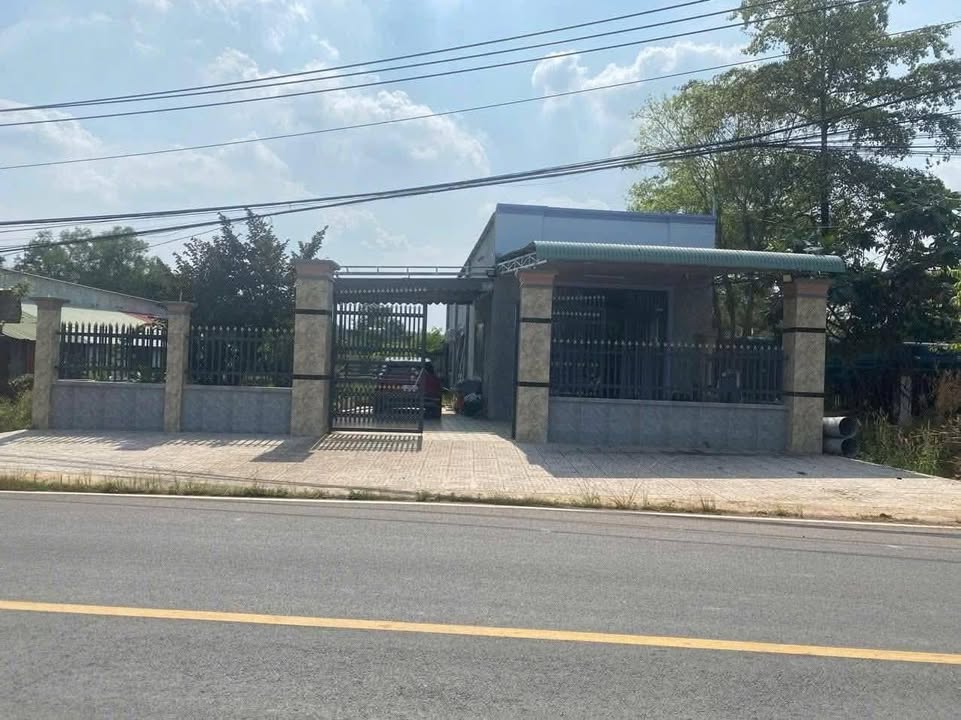 Cho Thuê Nhà Mặt Tiền Kinh Doanh 3 Triệu/Tháng - Tân Uyên, Bình Dương