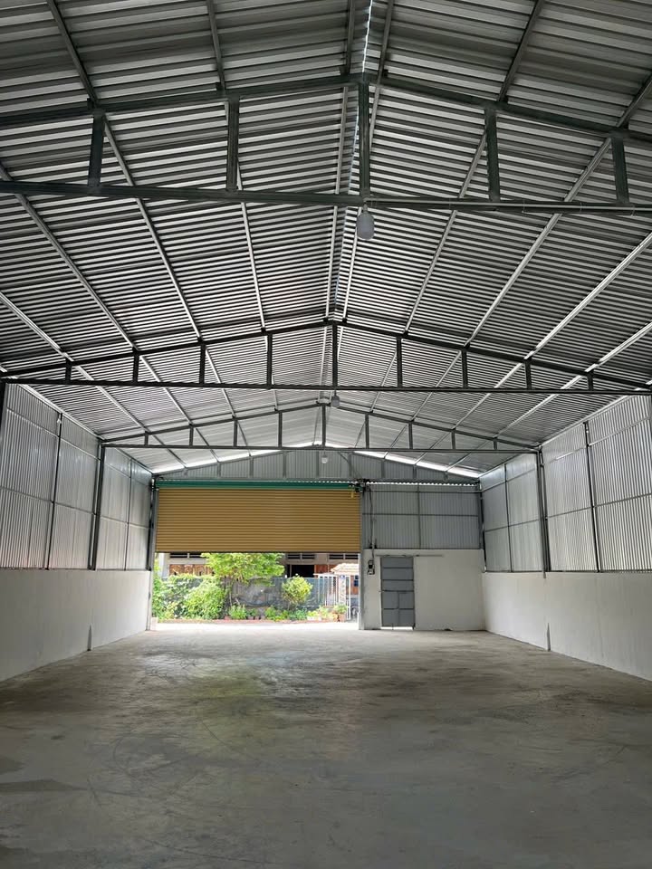 Cho thuê kho xưởng TP. Tân Uyên 239m² giá 9 triệu - Hoạt động ngay!
