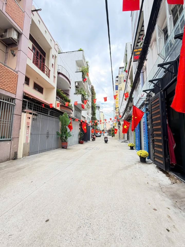 Nhà 2 tầng Phan Văn Trị 36m² - Sẵn sàng ở ngay!