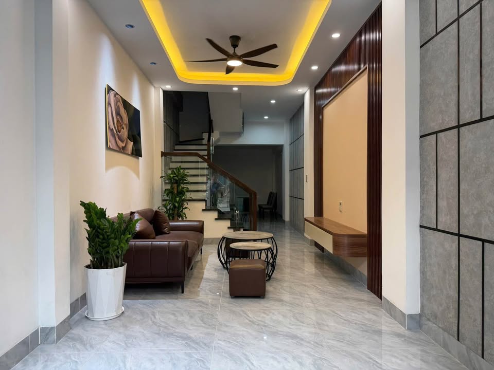 Nhà Phố Đặng Quốc Chinh 40m² giá 3 tỷ - Mặt tiền kinh doanh đắc địa!