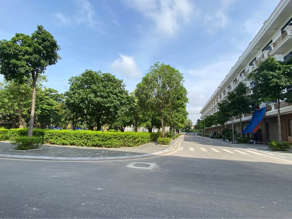 Nhà phố 4 tầng khu Trịnh Kiểm 60m² - Vị trí đẹp, sổ đỏ sẵn!