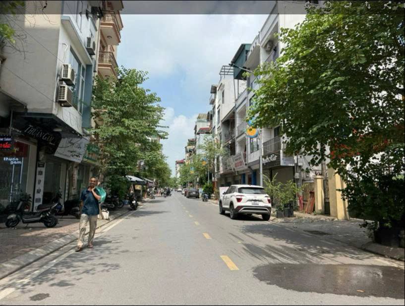 Nhà Phố Thanh Trì 35m² 12 tỷ - Vị trí đắc địa, kinh doanh đỉnh!