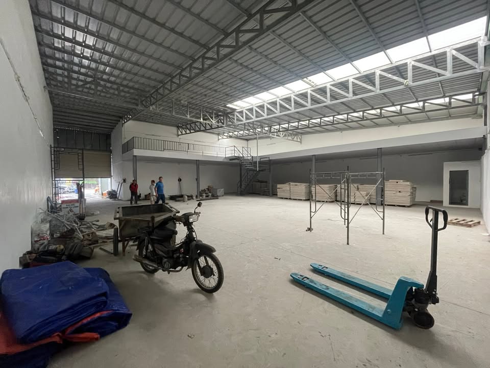 Kho 450m² Đường DE1 Tân Vạn, Bến Cát - Container thoải mái!