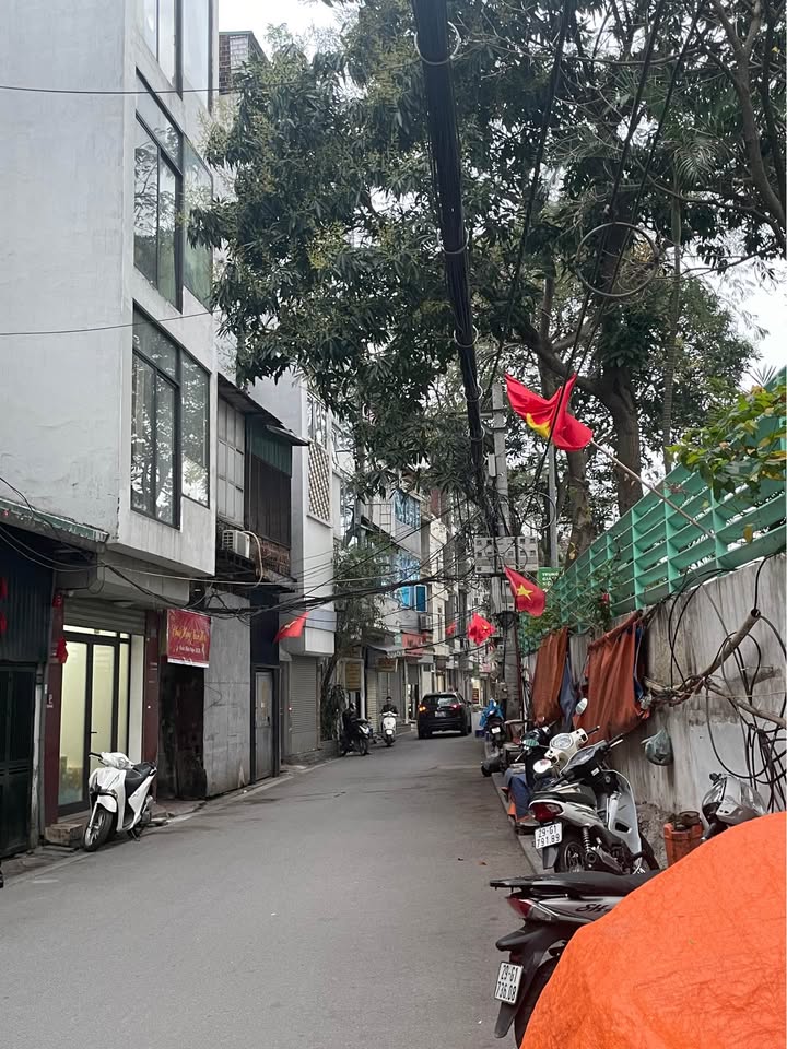 Nhà Mặt Tiền Kinh Doanh Royal City 40m² - Lô Góc 4 Thoáng - 17.8 Tỷ