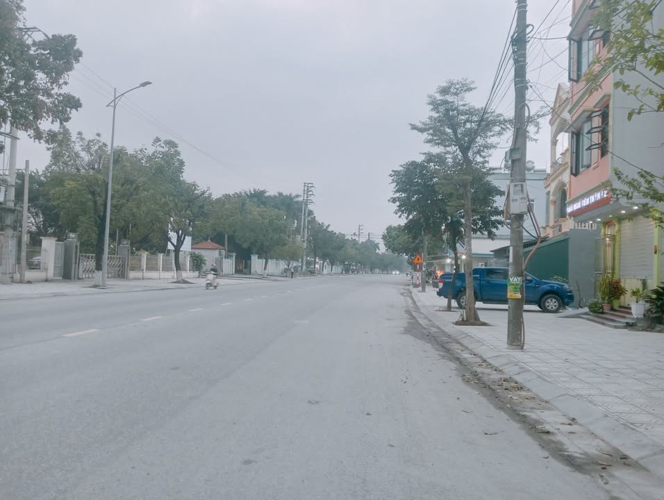 Bán nhà mặt phố Hoàng Văn Thụ 110m² - Vị trí vàng kinh doanh ngay