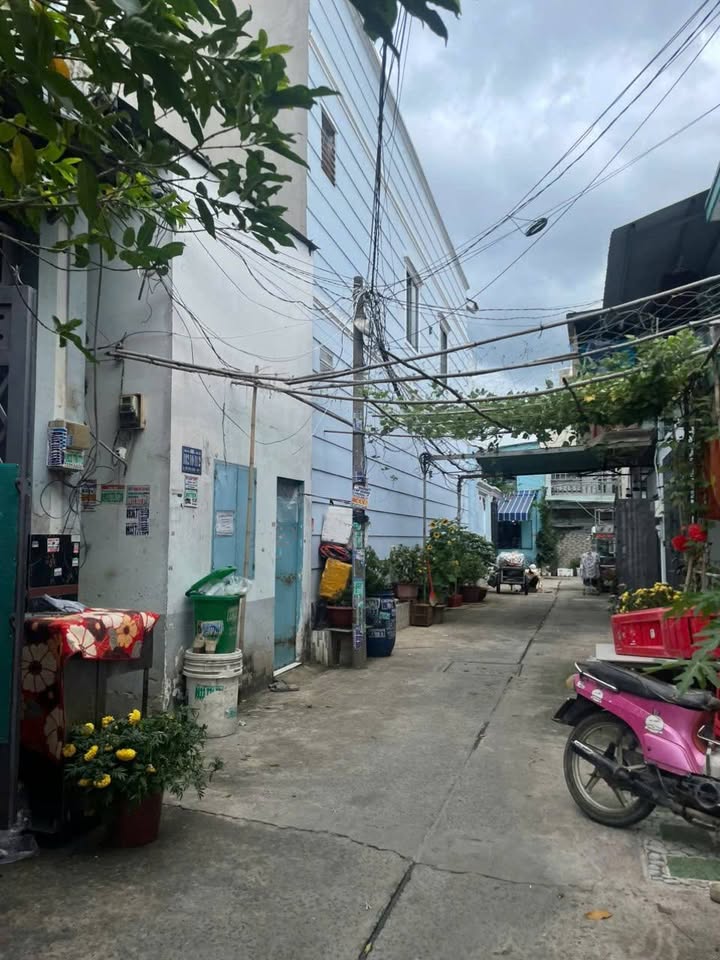 Nhà Hẻm Xe Hơi 72m² Bình Tân - Dòng Tiền 10 Triệu/Tháng Sẵn Sàng