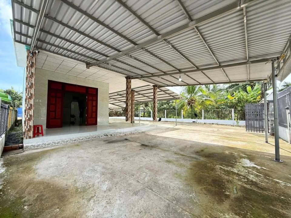 Cho Thuê Nhà Rộng 600m² Gần Chợ Bình Đức, Mỹ Tho - Sân Đậu Ô Tô