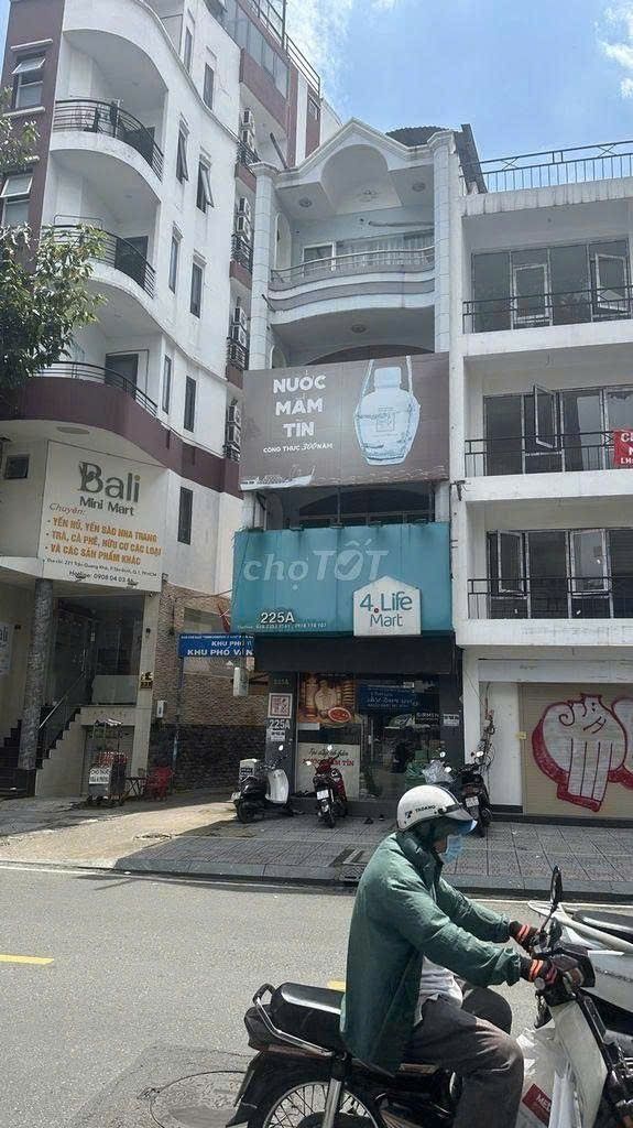 Nhà Phố Trần Quang Khải Q1 60m² - Mặt tiền kinh doanh đắc địa!