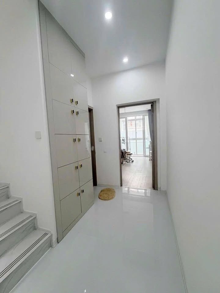 Nhà nguyên căn Sư Vạn Hạnh Q.10 - 50 triệu/tháng - Vị trí vàng, ô tô vào tận nhà!